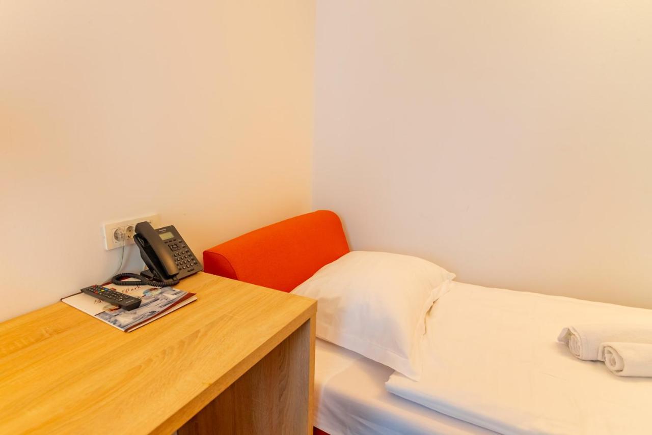 Hotel Park Superior 3* ชาโคเว็ค ภายนอก รูปภาพ