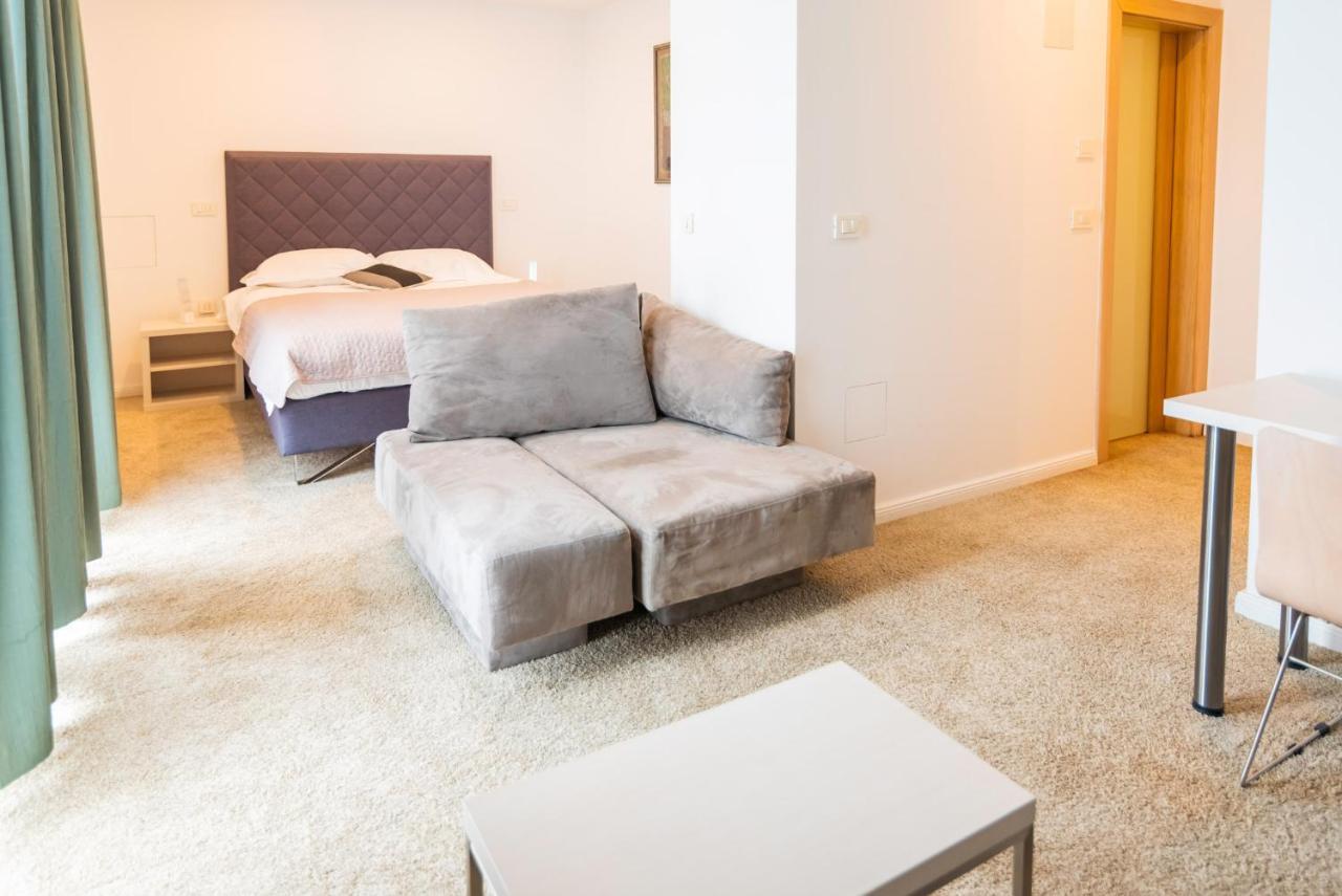 Hotel Park Superior 3* ชาโคเว็ค ภายนอก รูปภาพ